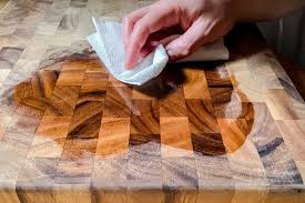 How to Properly Maintain Your Wooden Cutting Board